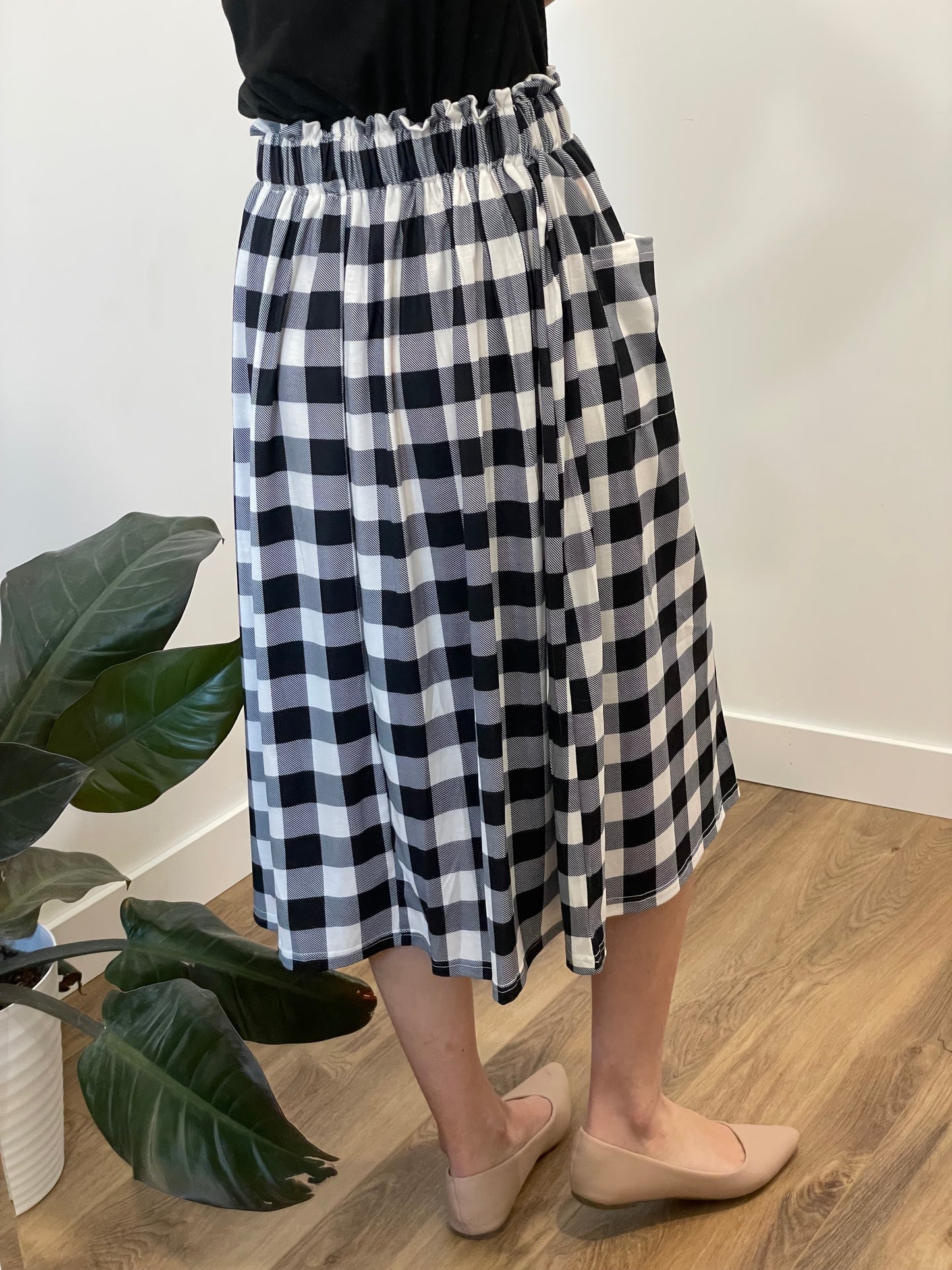 Huntley Button Detail Pocket Skirt in Plaid Black - Ladies & Lavender Boutique