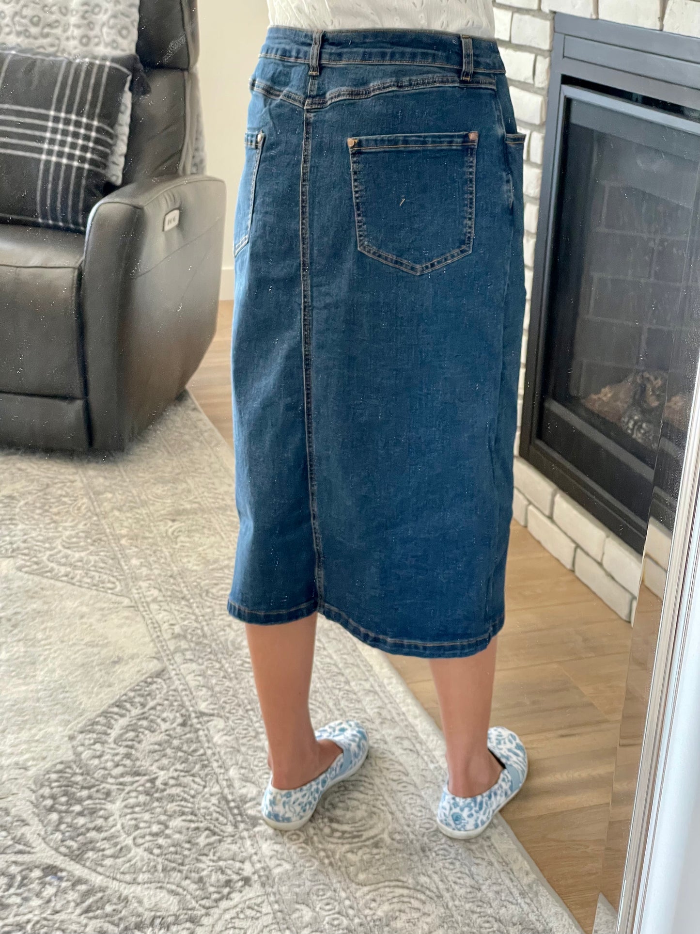 "Quinn" Button Down Denim Midi Skirt in Dark Wash - Ladies & Lavender Boutique