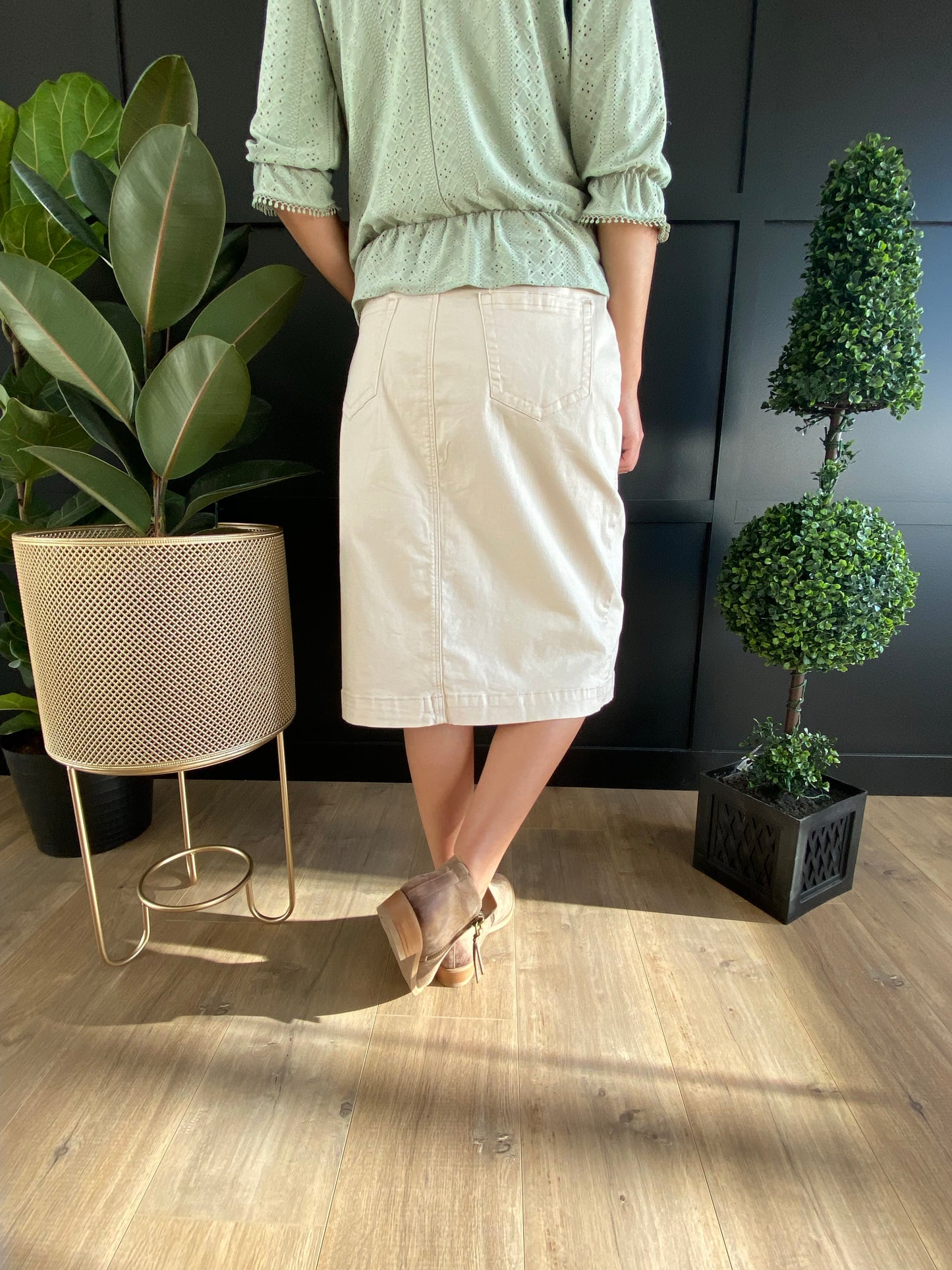 "Brooklyn" in Natural - Ladies & Lavender Boutique