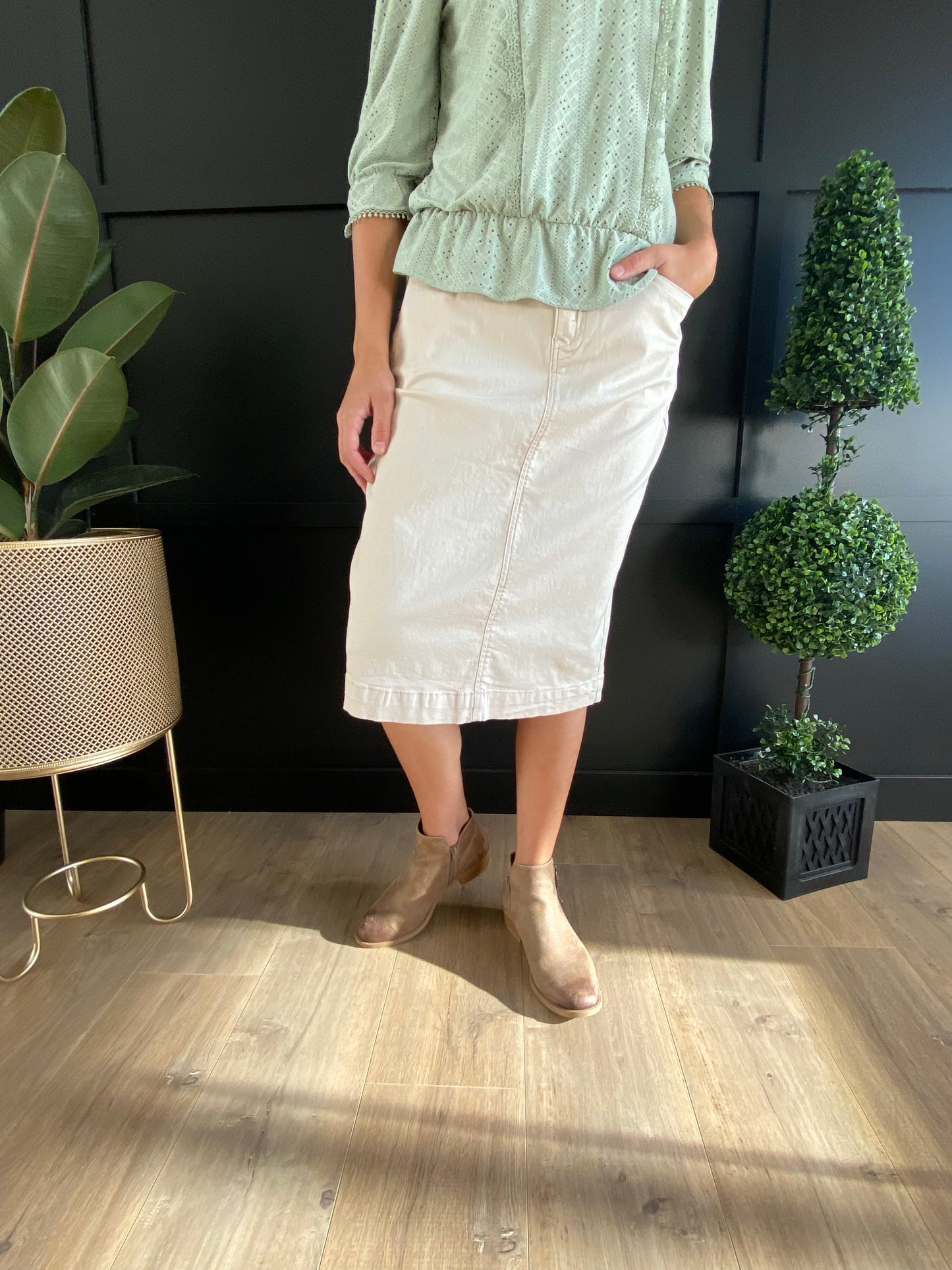 "Brooklyn" in Natural - Ladies & Lavender Boutique