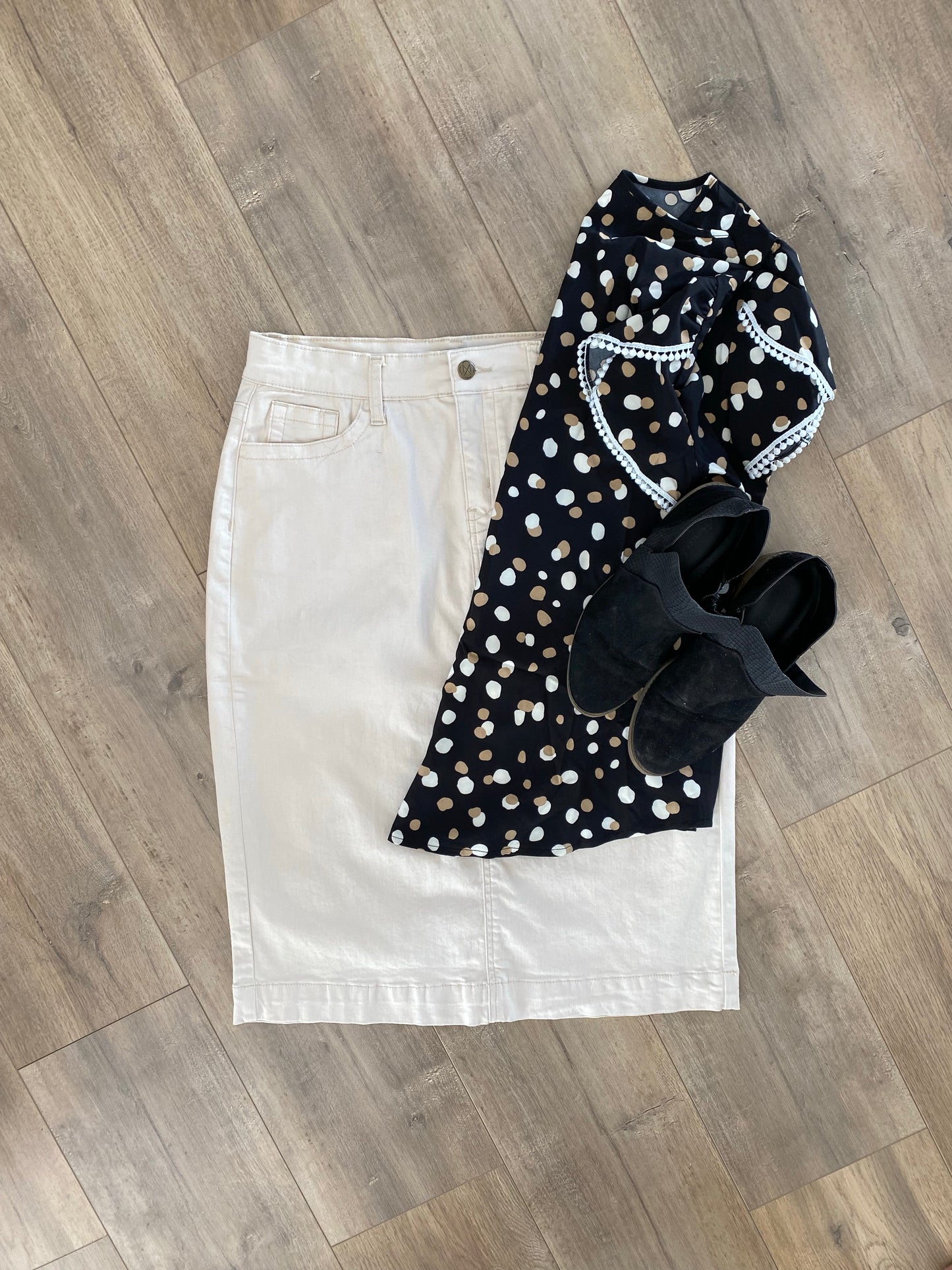 "Brooklyn" in Natural - Ladies & Lavender Boutique