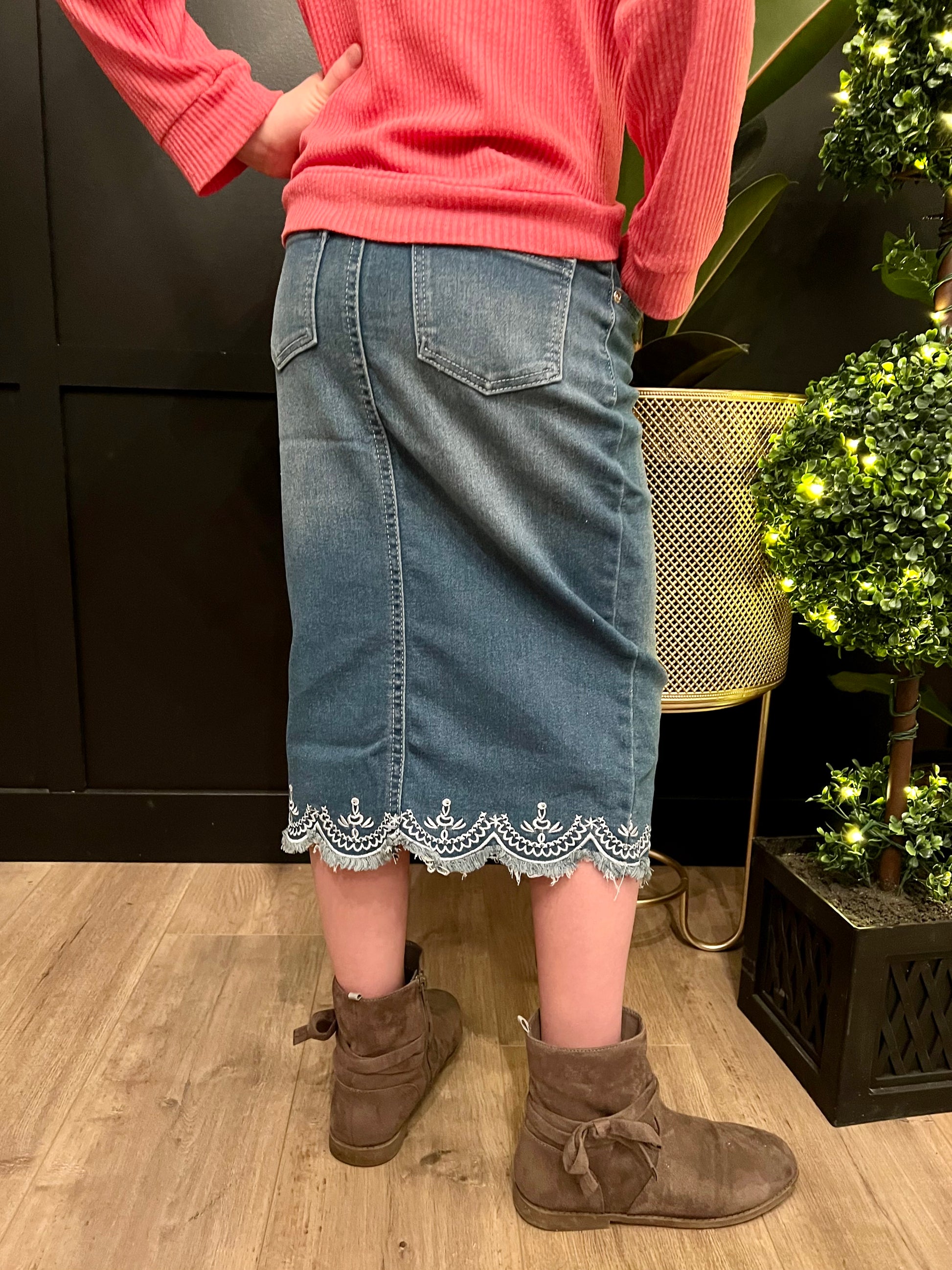Ava Indigo Calf Length Denim Skirt – Ladies & Lavender Boutique